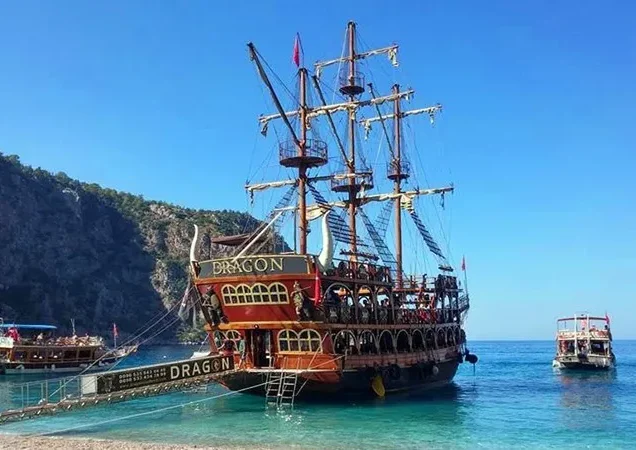 رحلة سفينة القراصنة في انطاليا