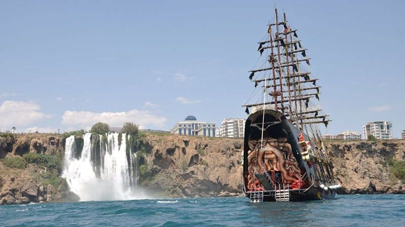 سفينة القراصنة انطاليا